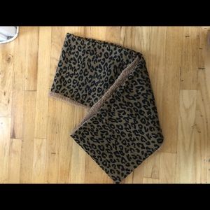 Reversible cheetah print scarf!